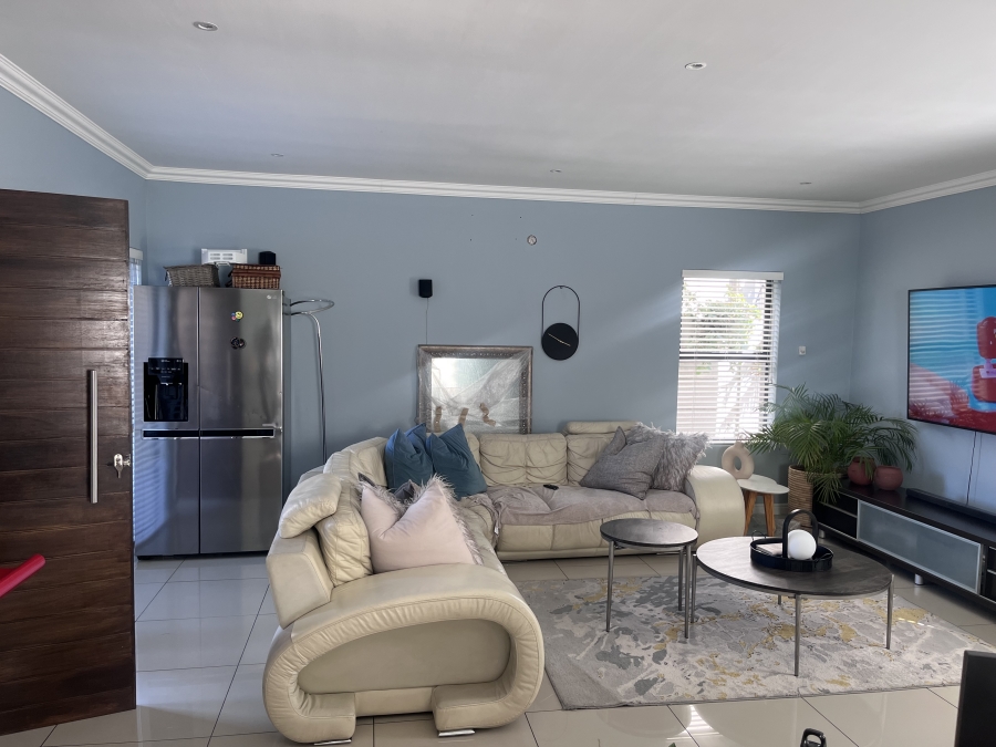 3 Bedroom Property for Sale in Parklands North Western Cape